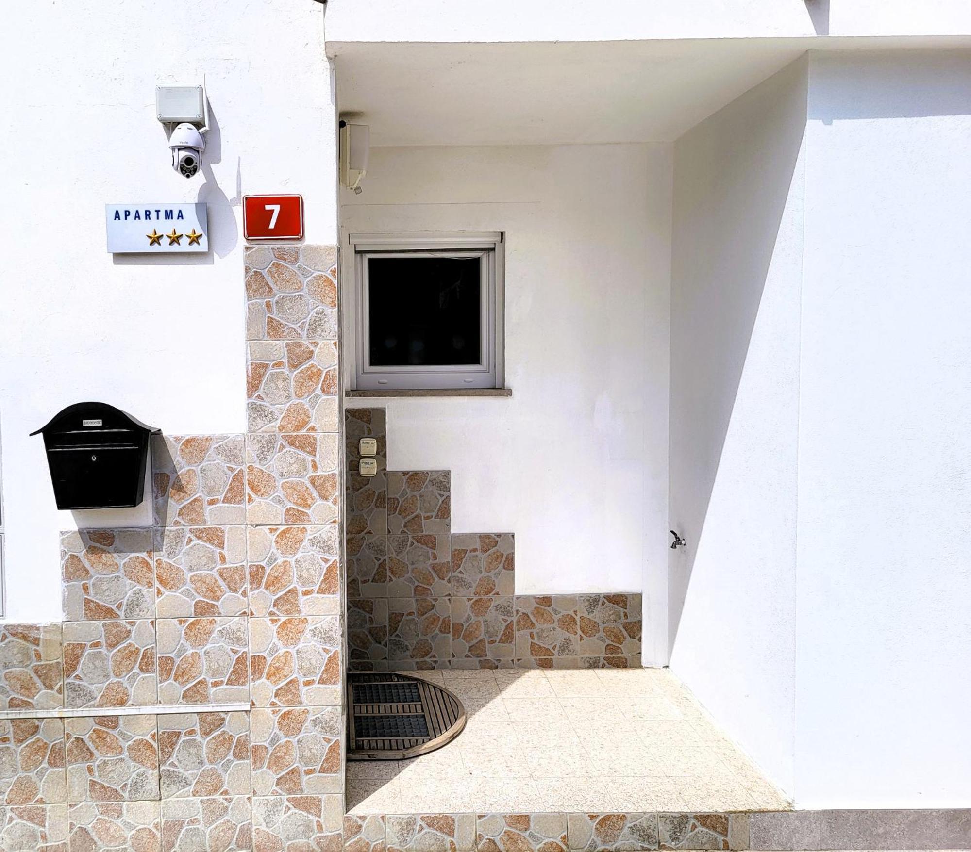 Bright Apartment Koper Exterior photo
